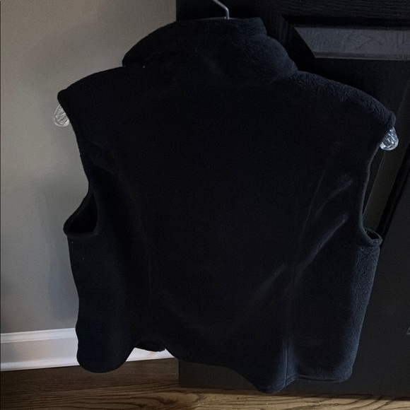 Patagonia women’s Black Fleece Vest size L - Picture 3 of 3